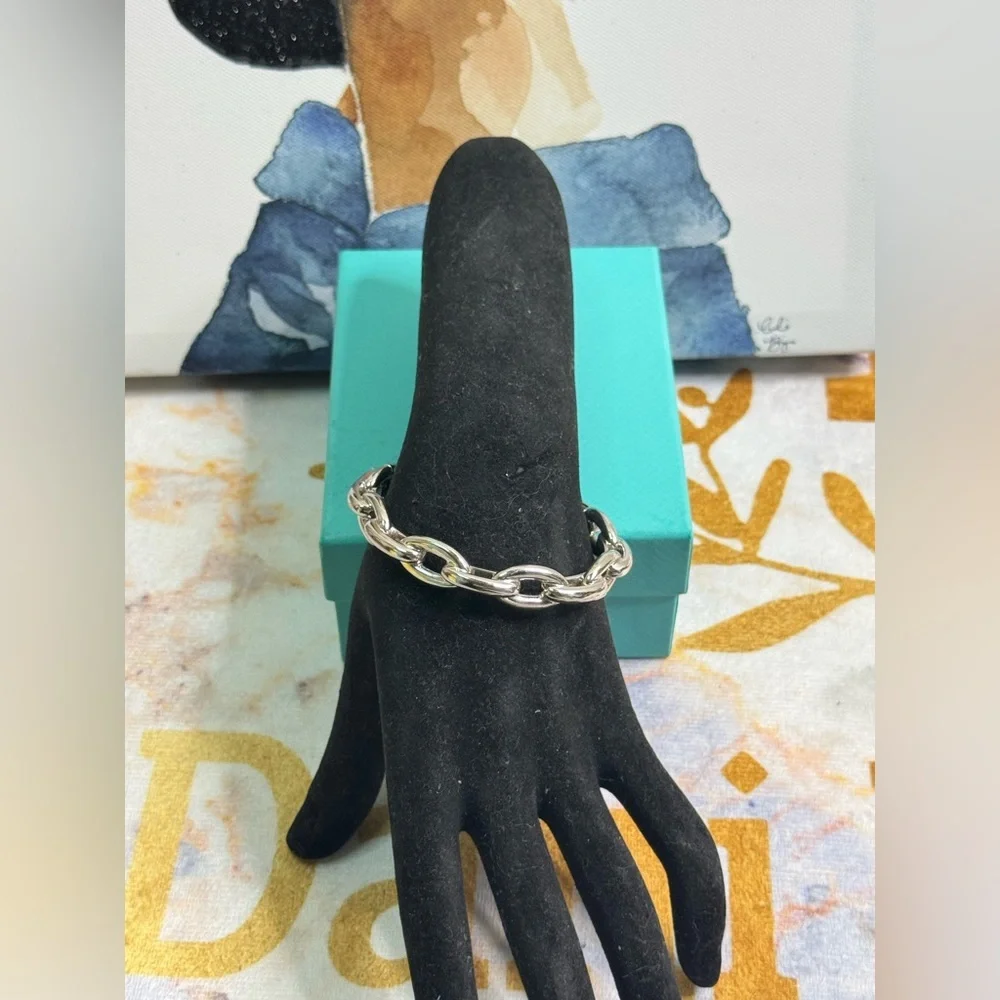Elegant Silver Chain Bracelet
